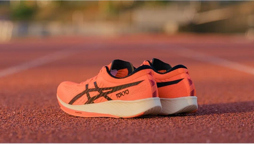 实不相瞒，这是我2020年最想要的9双跑鞋——国外篇
