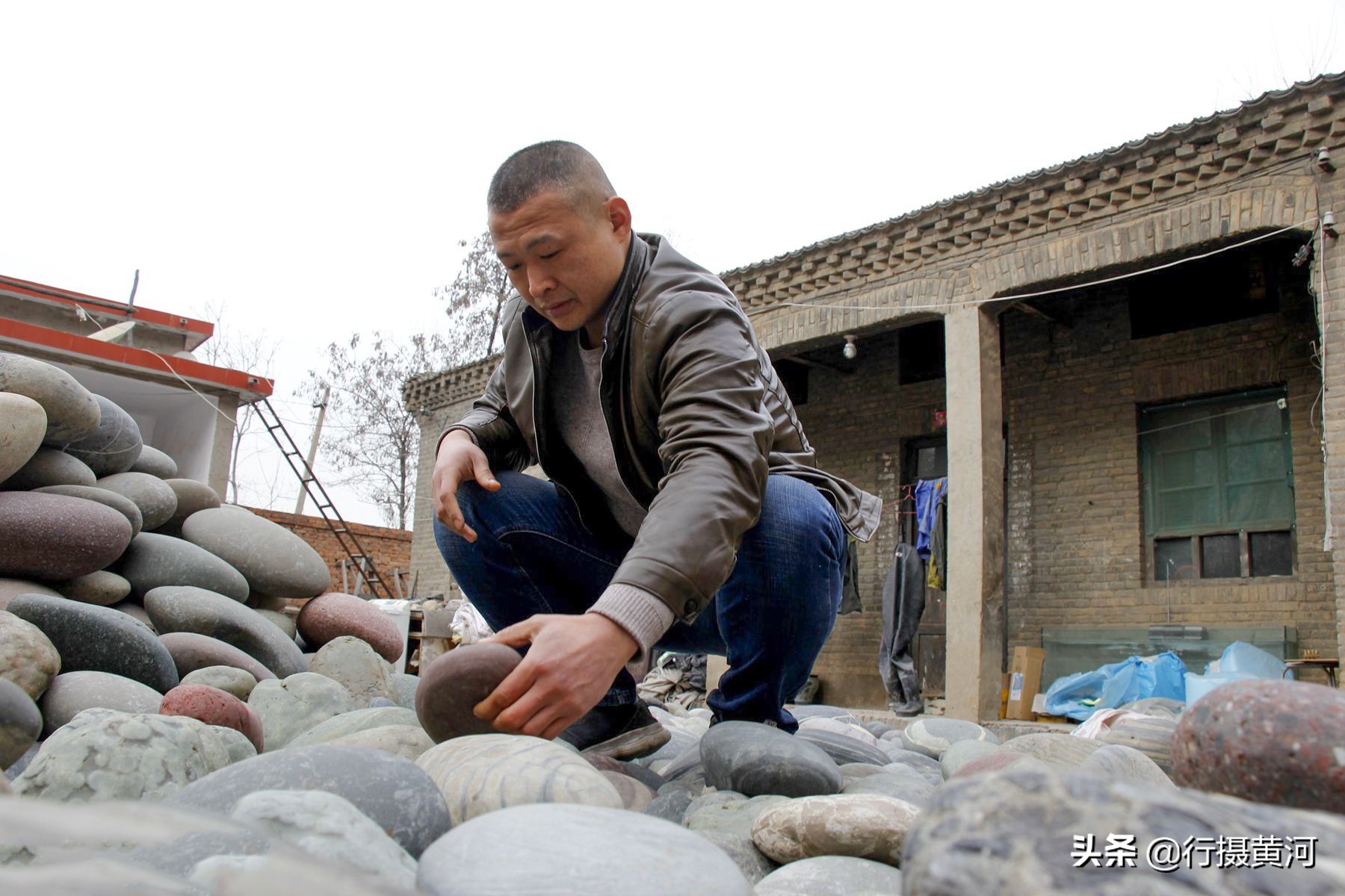 山西石材雕刻机费用情况,农村雕刻机创业