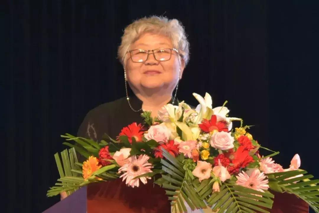 新东方教师节给老师发啥,教师节快到了送老师的教师节礼物