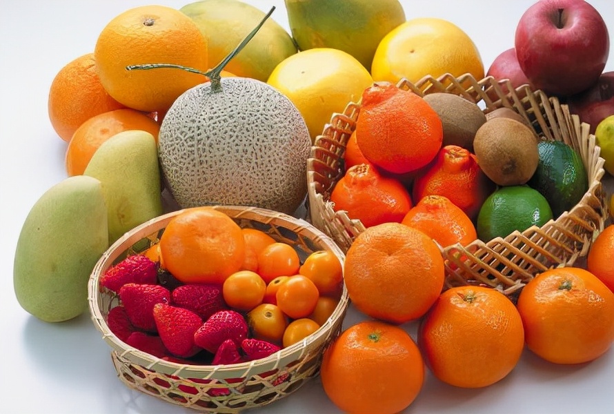 吃了刺激食物就会尿血,吃了水果尿多是正常的吗