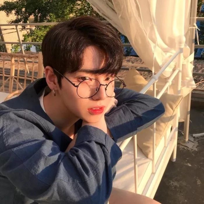 男生头像帅气冷酷霸气漫画图片,帅气头像男生霸气冷酷配上机车