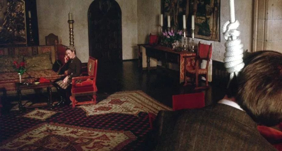 一个20岁小伙子的故事,一个20出头的男孩爱上一个女孩