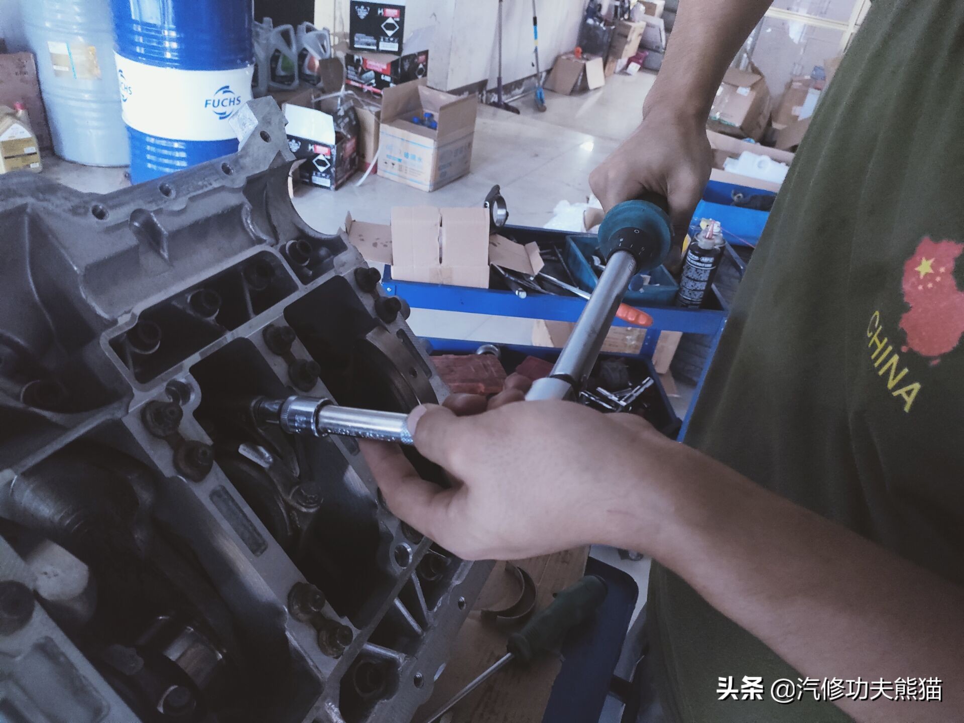 新款大众途锐烧机油吗,百万豪车为什么还烧机油