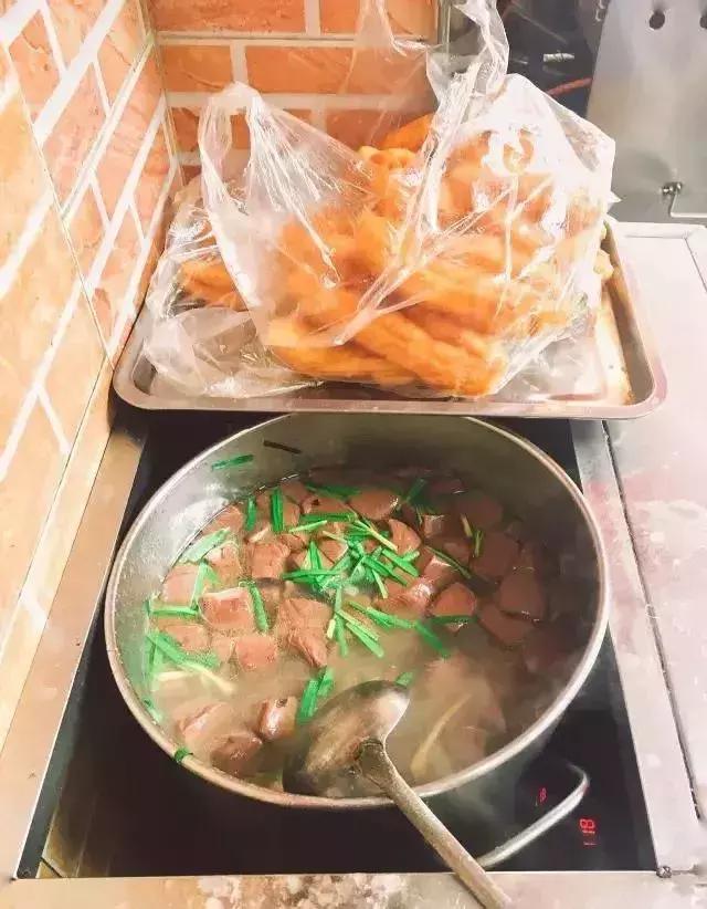 吃完了整条昌岗路，才发现住在这里的人实在太幸福了！