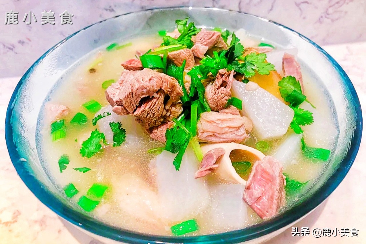 羊肉一煮就碎了是怎么回事,羊肉怎么炖才不发黑