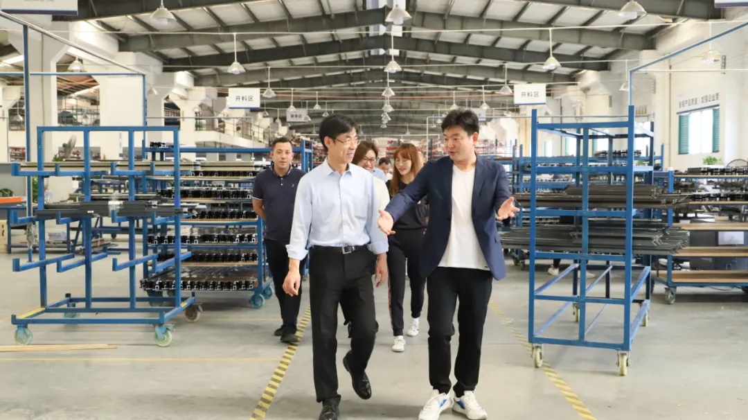 欢迎德国诺托（ROTO）中国总经理杨建辉一行莅临亿合门窗参观