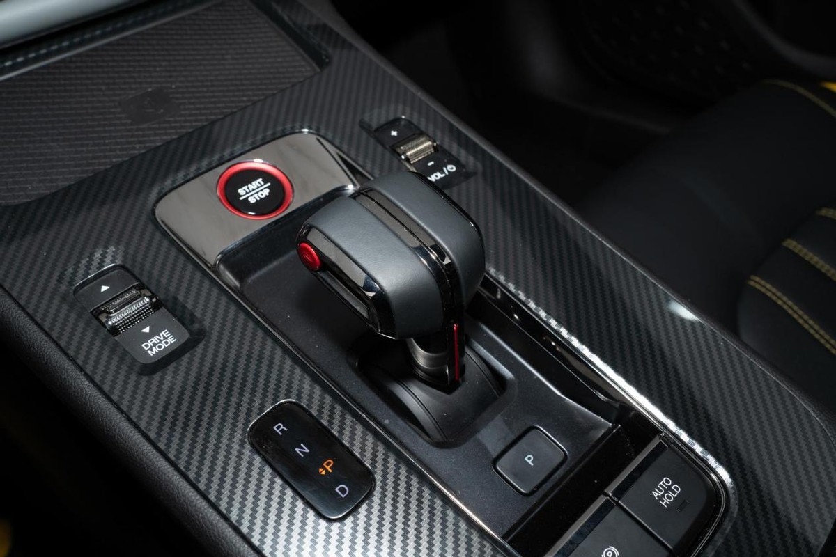 这几款运动轿车售价15万7秒破百,20万动力强加速快的四驱suv