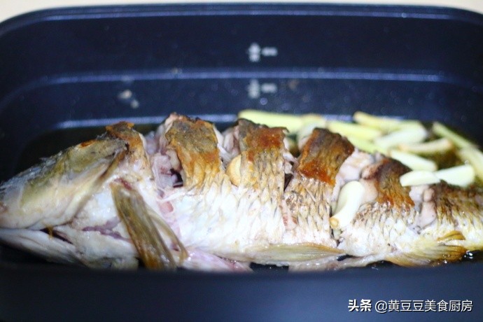 怎么做好吃又不辣的剁椒鱼,剁辣椒鱼火锅简单做法