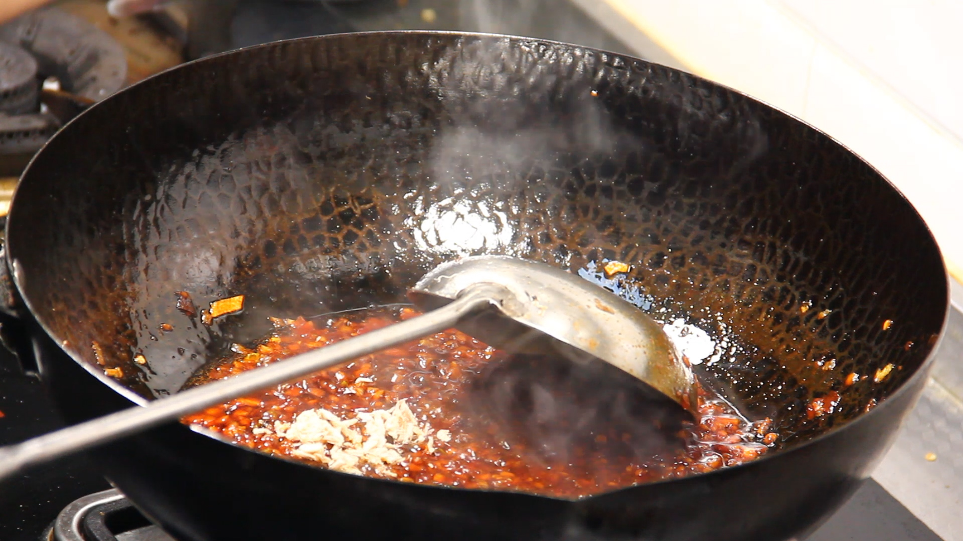 街边浇汁豆腐摆摊做法,浇汁豆腐夜市摆摊赚钱吗