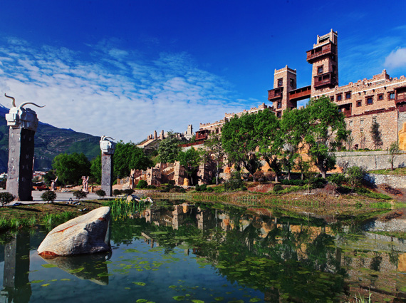 阳光景区附近的美食,阳光福地茂县路灯