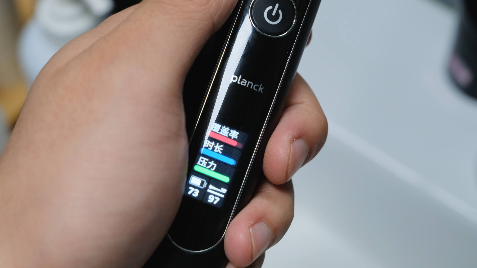 种植牙推荐电动牙刷,根据自己的牙选择电动牙刷