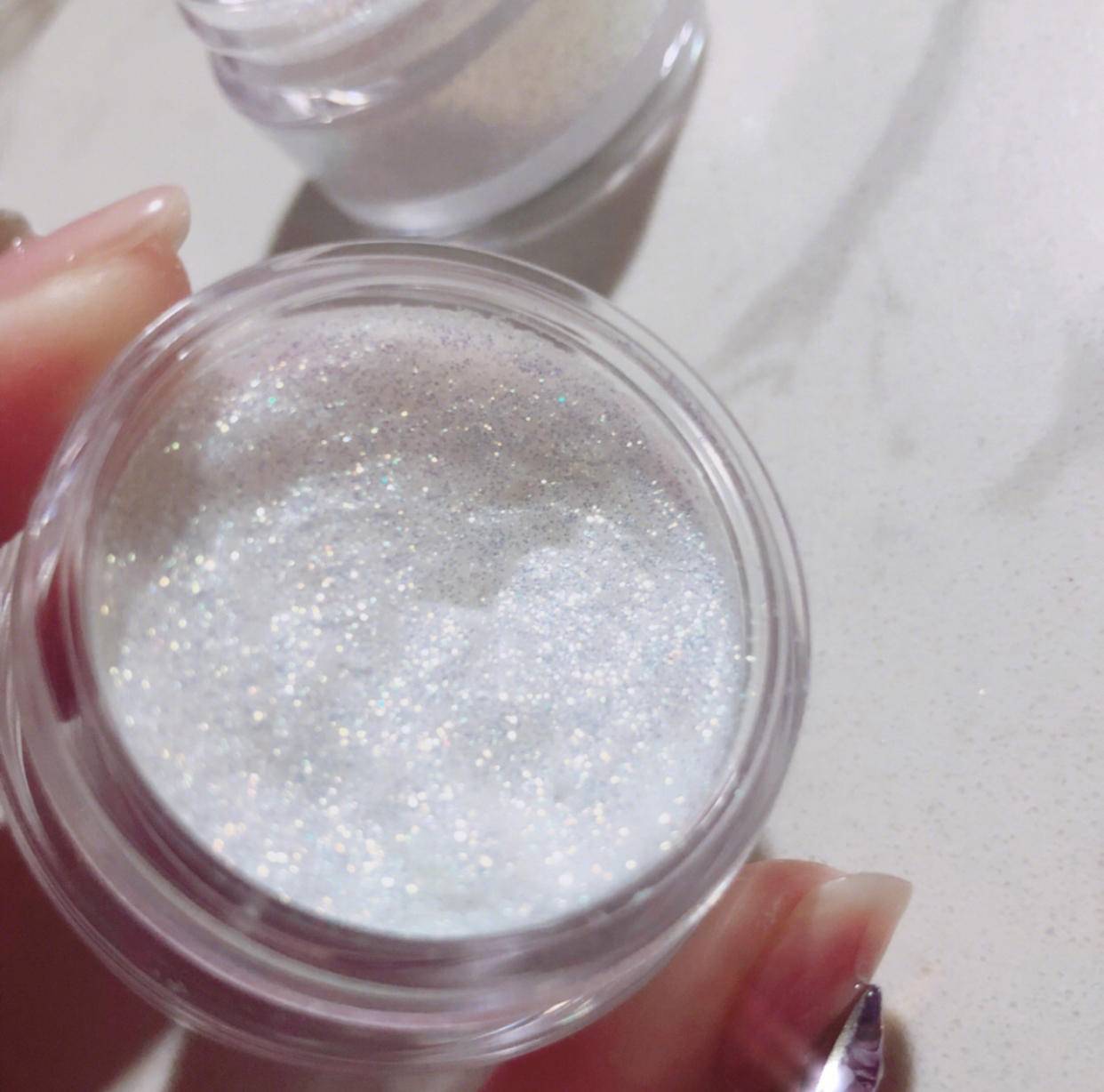 眼睛比较敏感用什么质地的眼影,眼睛凸买什么色的眼影