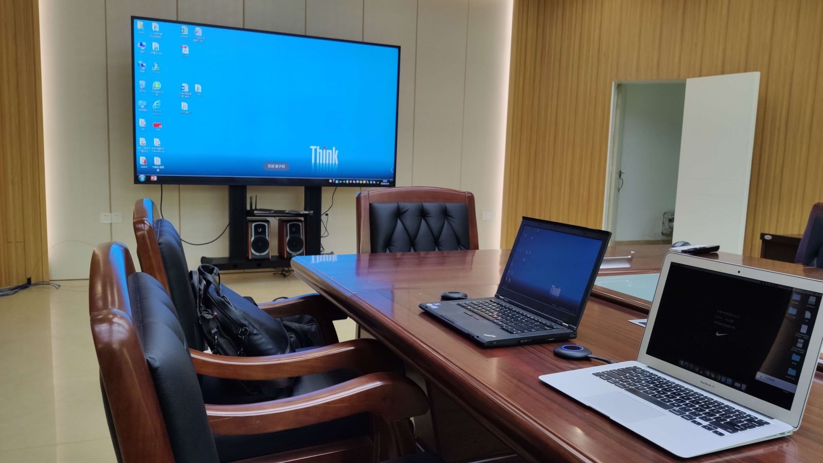 macbookair和电视无线投屏,苹果笔记本怎么无线投屏到投影仪