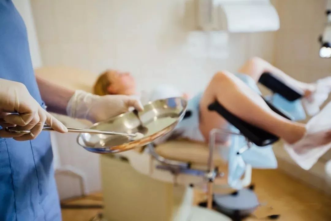 年轻的宫颈癌患者该何去何从,怀孕有可能得宫颈癌吗