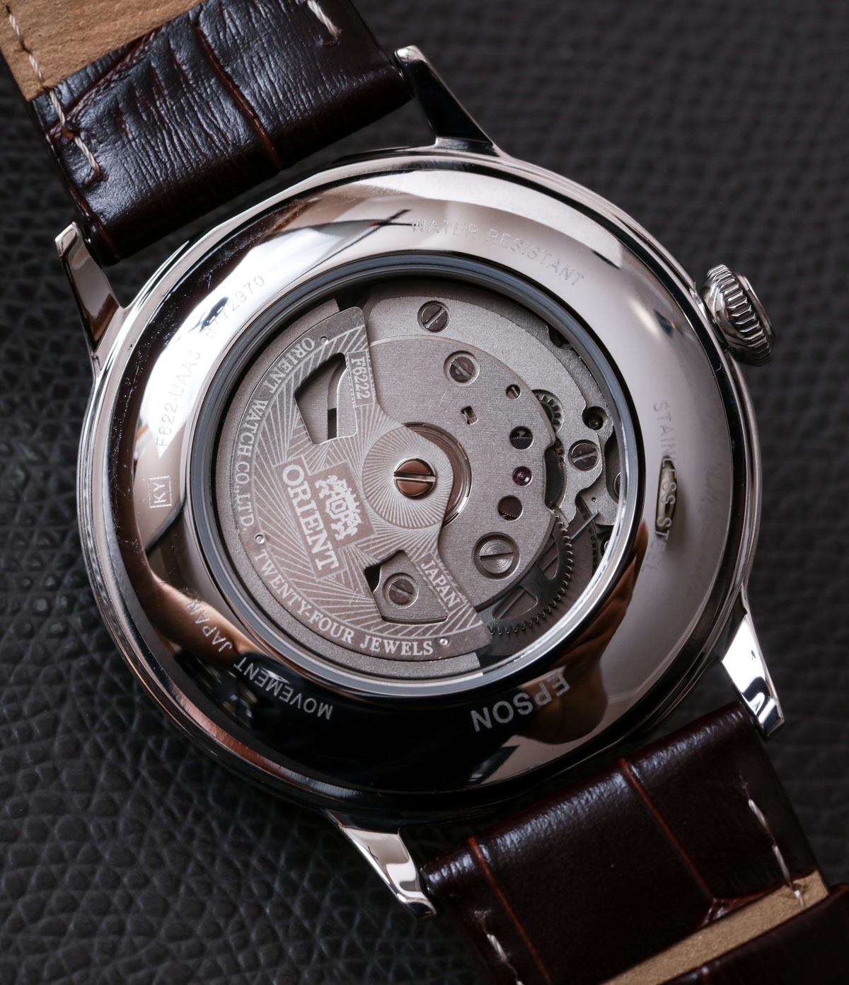 东方双狮小表盘手表,大三针正装表二十万以下