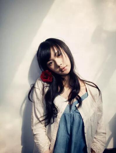 没想到演过《小时代》的她居然这么”穷“,房子都没顾里衣帽间大