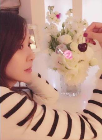 53岁仍未婚、亿万资产无人继承又怎样，单身富婆的快乐你不懂