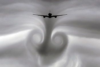 飞机翅膀那么薄为什么能托起机身,飞机翅膀的翼稍小翼有几种