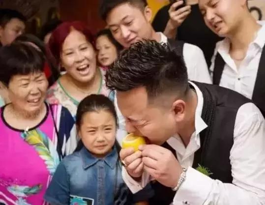 接亲堵门游戏需要提前告诉伴郎吗,新郎接亲堵门游戏大全教程