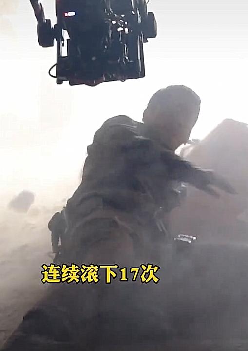 朱一龙拍戏狠的一面,朱一龙拍戏时的镜头