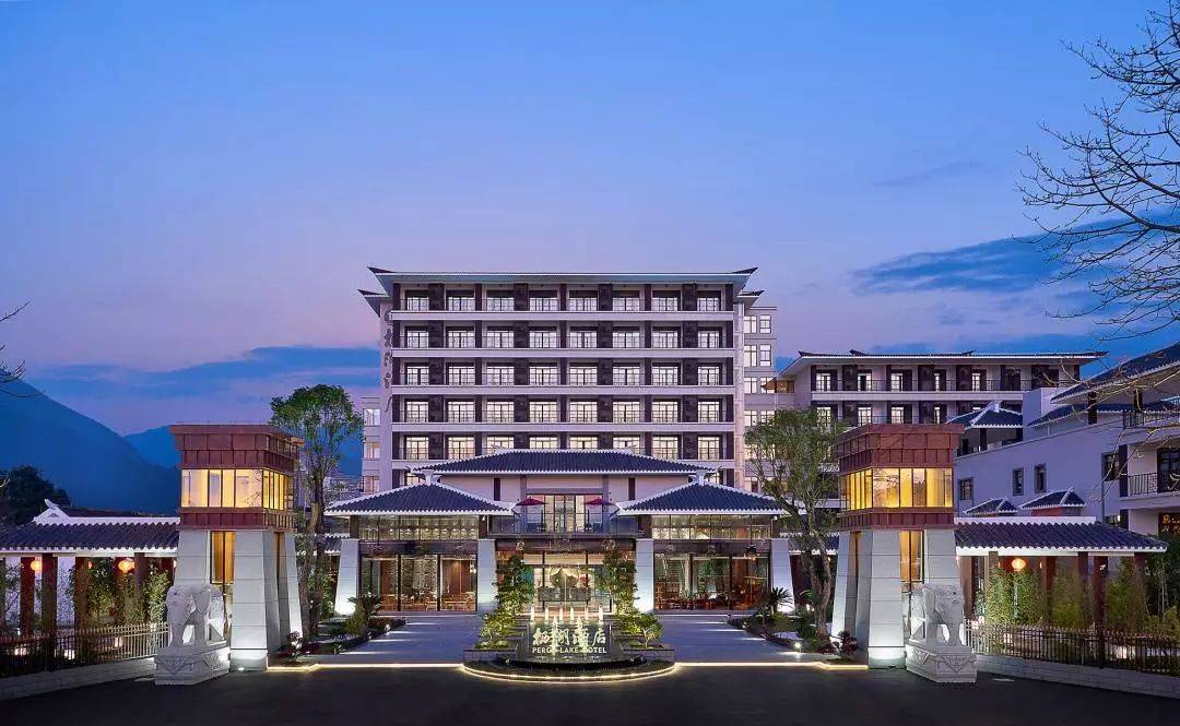 隐藏在英德一座微派风格的酒店—一幅灵动与纸上的古邑国画