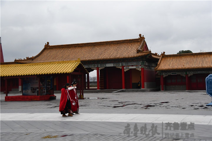 横店影视城夏季拍戏,横店剧组影视寒冬