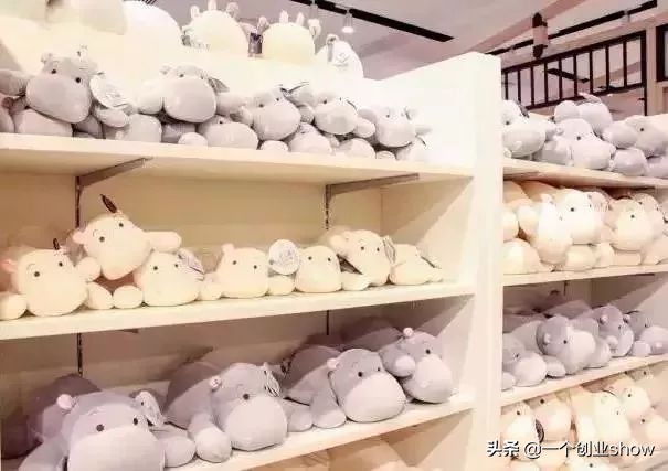 优衣库大卖300亿,优衣库新店开业方案