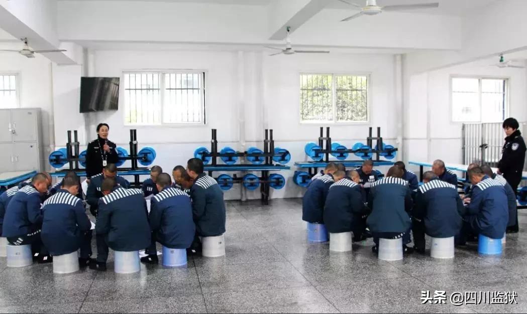 年关将至心情压抑有点想家,年关将近想家了