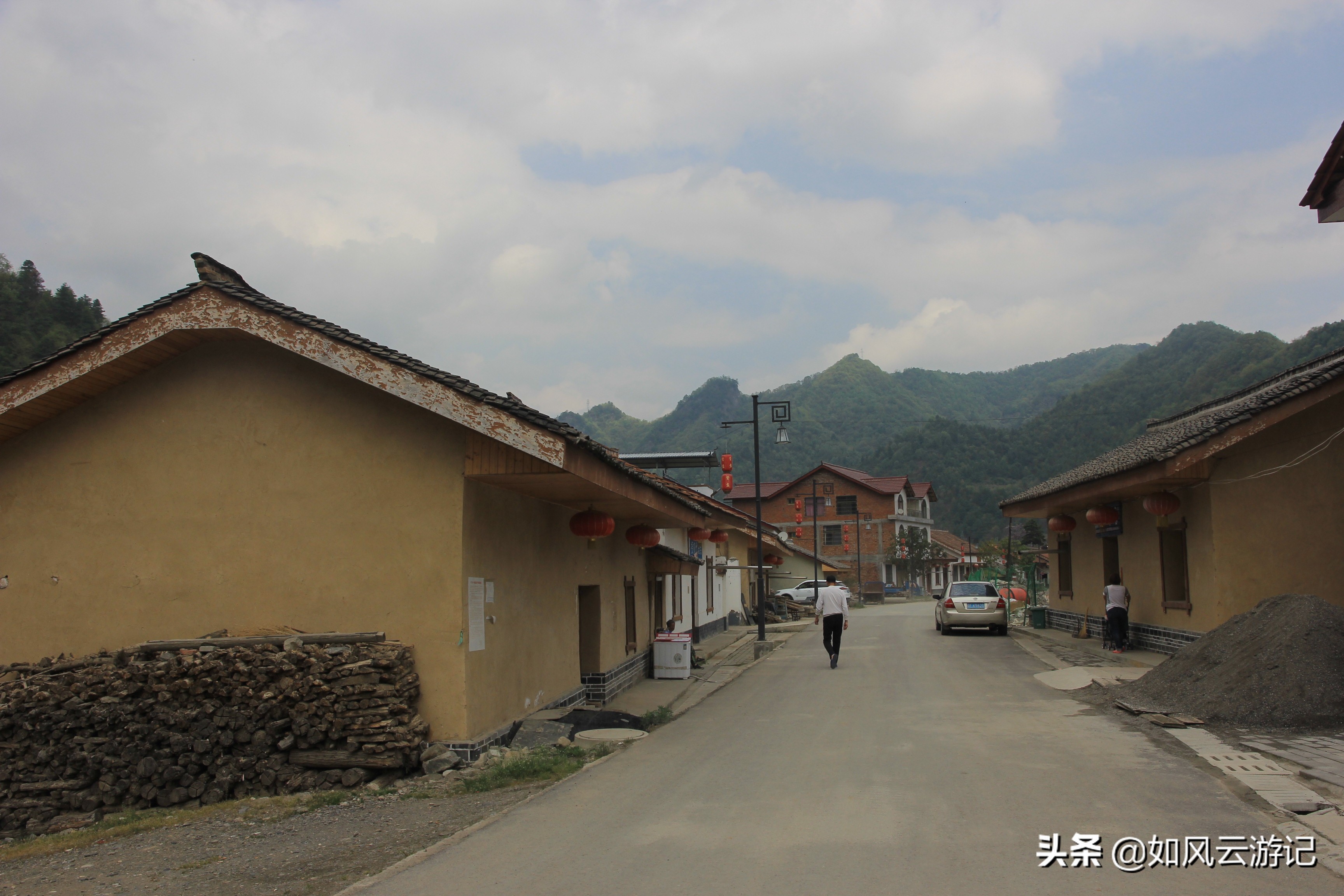 这条连云栈道“弓背线”火烧店—庙台子奇景传说诸多，闺藏深山中