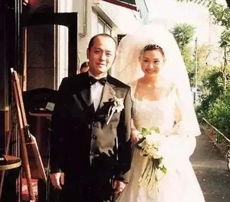 54岁邱淑贞身材发福憔悴头发稀疏,邱淑贞和丈夫如今怎么样了