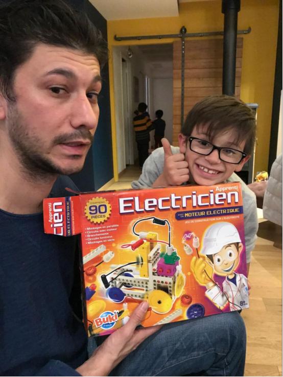 选玩具的小朋友好纠结,选玩具好纠结