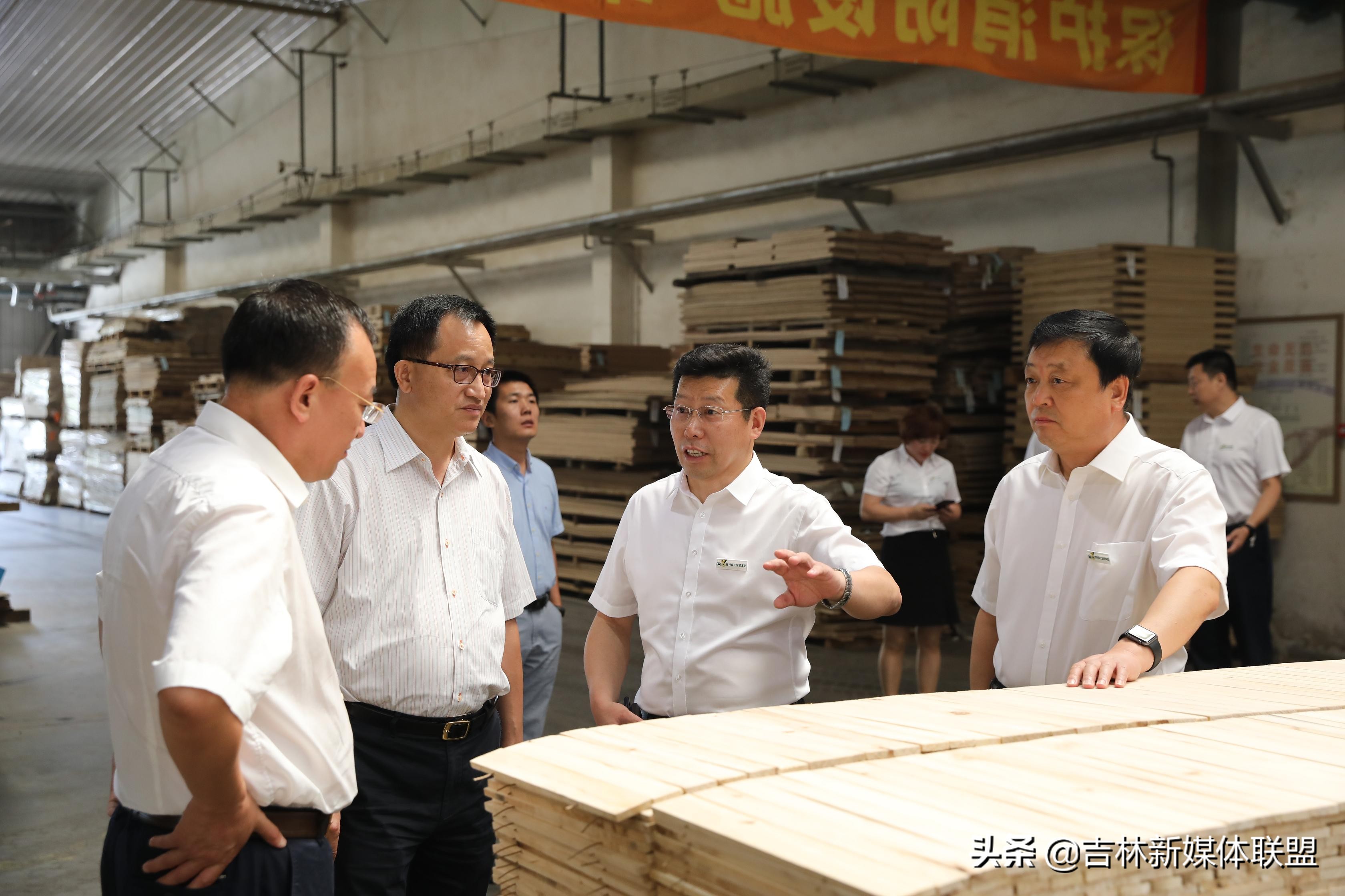 走进中国金桥地板,金桥实木地板