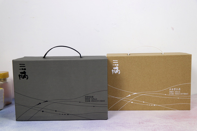 浓香型白酒52和42哪个好下口,好喝的二两装浓香型白酒