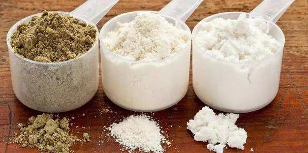 肌肉男吃蛋白质粉,肌肉男一般吃什么