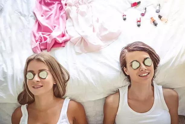 眼睛变红是正常的吗,眼睛突然出血和红眼病的区别