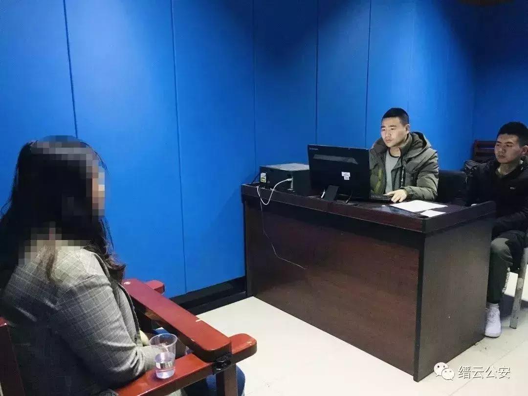 两闺蜜追逐“精致生活”,天天纸醉金迷,钱哪来的?