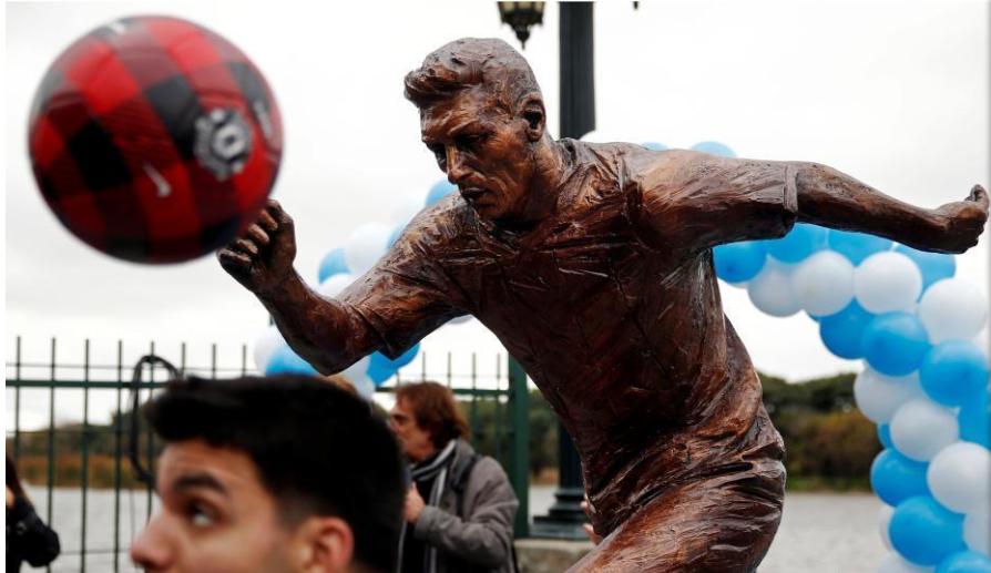 球场上的梅西,球场上的梅西精彩瞬间图片