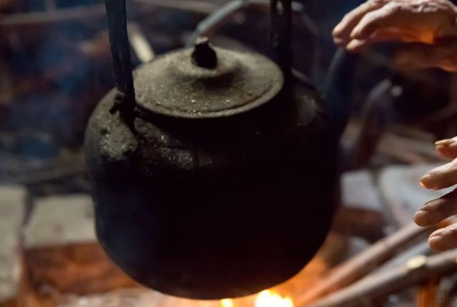 青海特产熬茶,青海熬茶舌尖上的美味