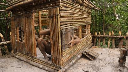 木棍怎么挖出泳池,一根棍子挖出一个游泳池