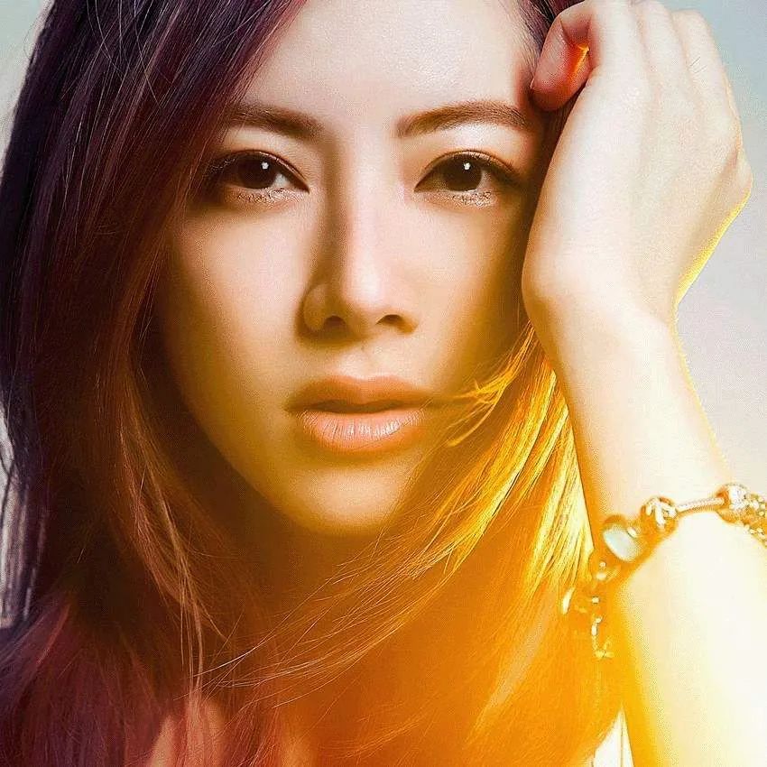 曾被大佬*规则潜**狼狈逃窜，为还巨债去乡下走穴捞金！她自作自受？