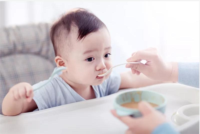 宝宝不是肚子饿怎么回事,宝宝不是便秘就是拉肚子怎么回事