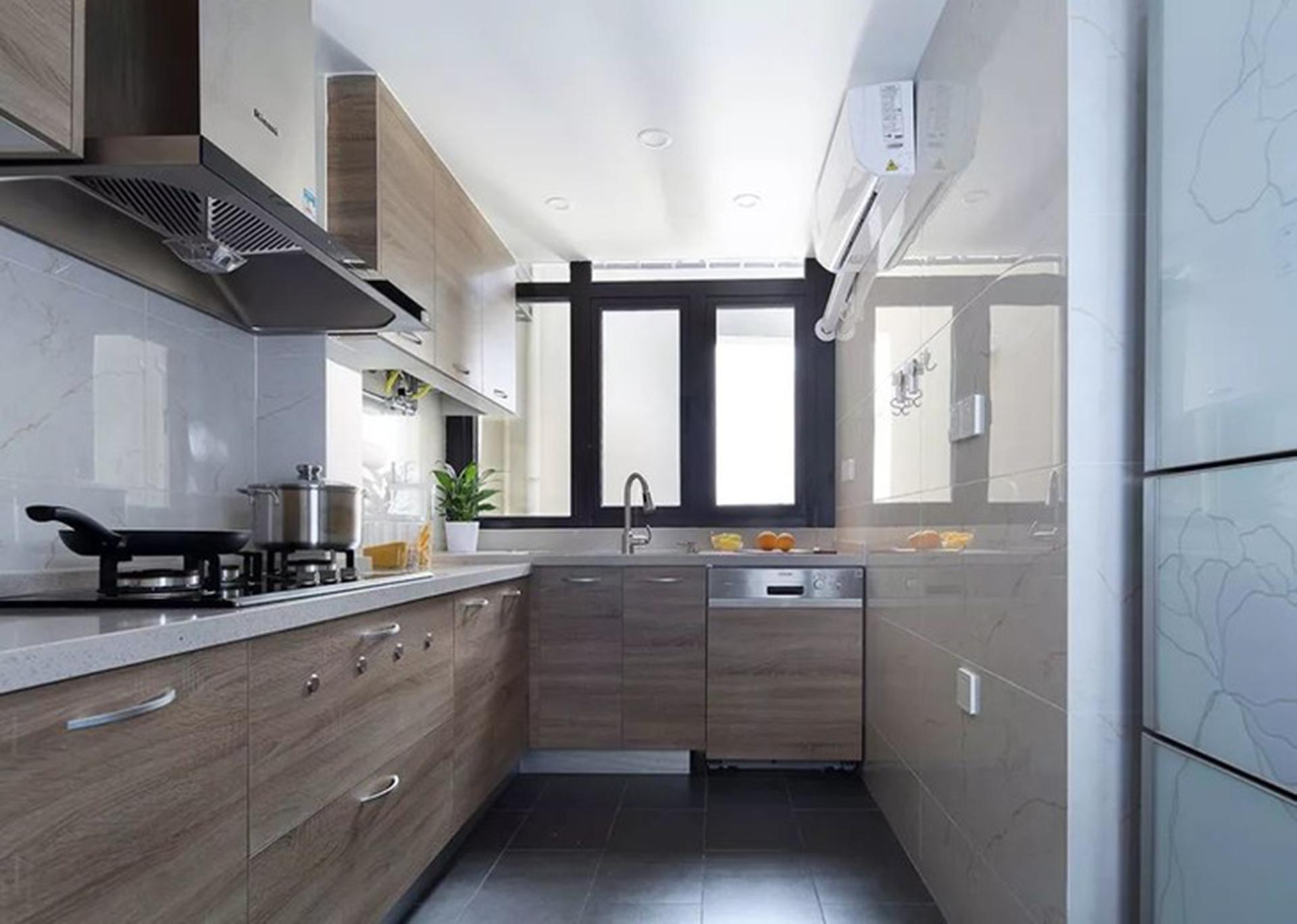 空调装在厨房有油烟怎么办,厨房油烟大怎么装空调