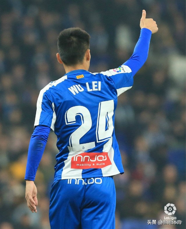 武磊对决梅西听着也惭愧！夏天卖围巾136元一条：还不是因为钱？