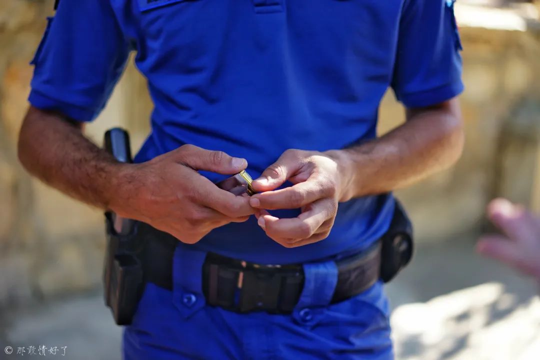 据说塞尔丘克的山坡上的许愿墙很灵验,好多土耳其人来此许愿