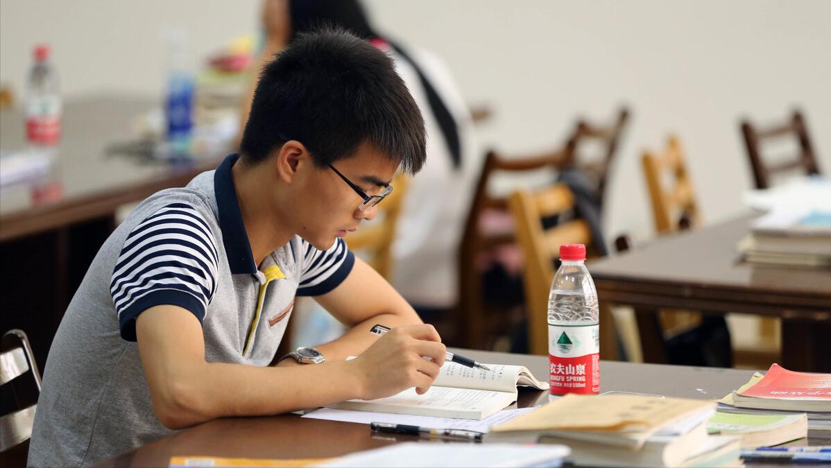 如何评价现在的大学生？