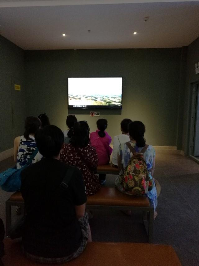 坐客车去新疆的视频,坐大巴到新疆的感受