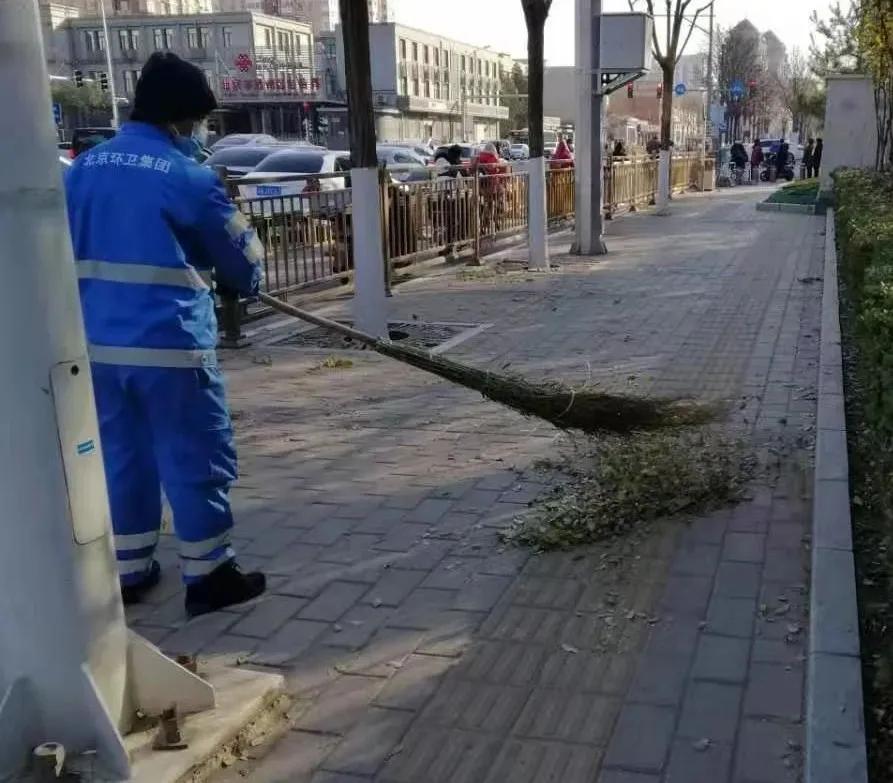 实拍！－10℃阵风7级，通州街头4000余名环卫工人在岗，消杀清扫防控疫情