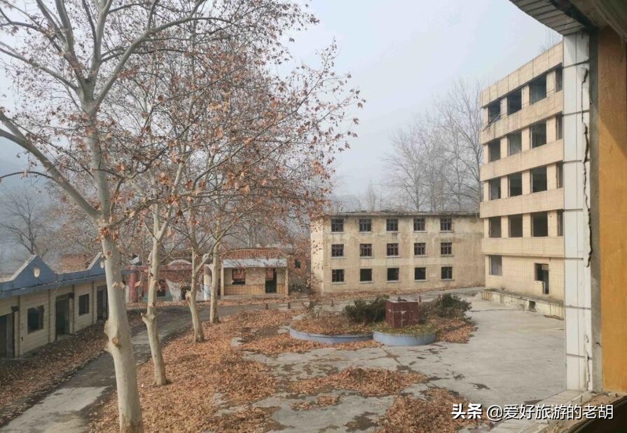 曾经上万人的繁华工厂,曾经一万多人的工业园区