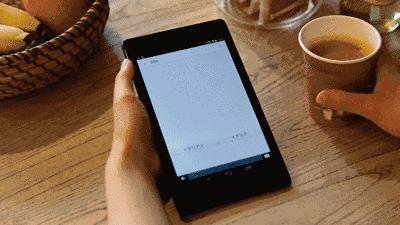 用遥控、领带、嘴巴操控手机打字？这公司设计了一本书的沙雕产品