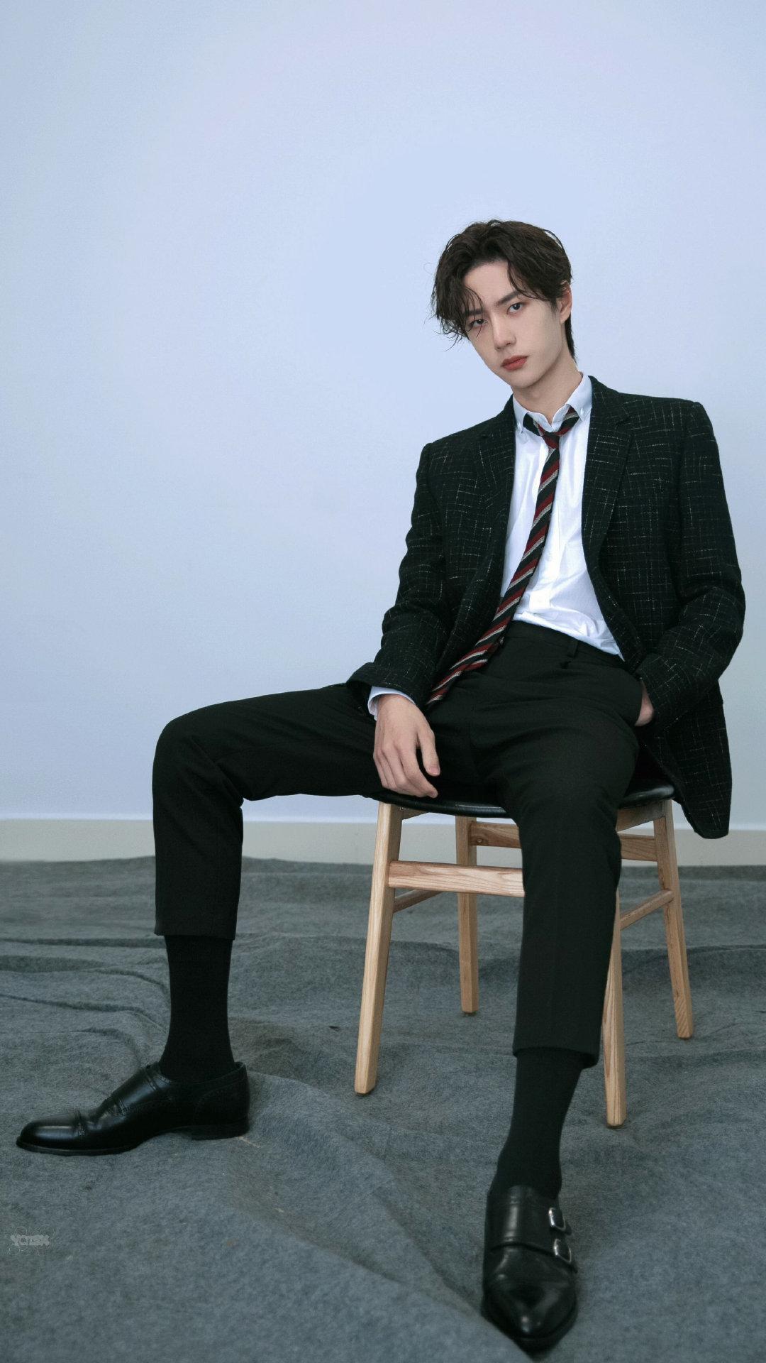 王俊凯穿西装好看,王俊凯时尚西装